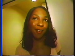 귀여운 검은 백색의 아마추어 망에 의해 옛 친구에의 거실