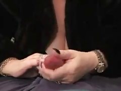 뜨거운 성숙한 쿠거 jerking 에서 모피