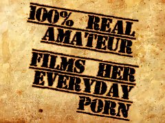 진짜 주부가 보여줍니다 그녀의 큰 가슴과 육즙이 엉덩이!