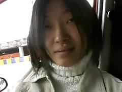 아시아 김수는 그녀의 cunt 에서 자동차 B4 자매 섹