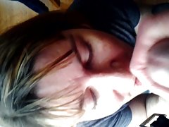 아내의 얼굴 앞에서 창!