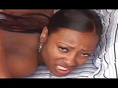 흑인 아름다움 스프레드 그녀는 동안 다리를 Horny 스터드 지팡이어로 그녀의 습 twat