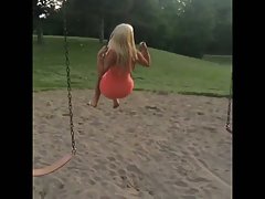 몇 버 릇된 pawgs!