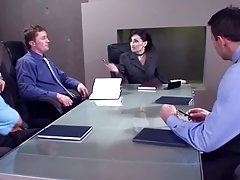 의 거대한 갱 방 얼굴 우등에 좋은 사업기