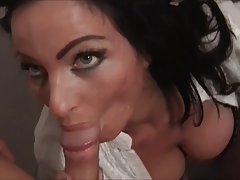 젖은 Horny 섹시한중년여성을 가져옵는 아침 doggy 섹