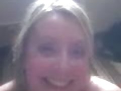 Slutty 섹시한중년여성에게 얼굴