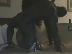 성서 당사국이 아시아 소녀가 망하는 흑인 남자