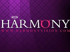 Harmony 비전 두 항문 두드리는 창녀