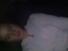 그 때 cums 그녀 그것을 밖으로 시도하십시오