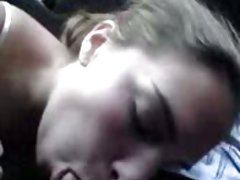 소녀는 주로 머