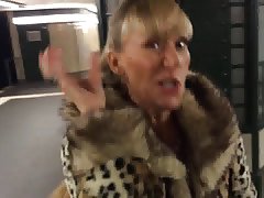 베를린 지하철에서 rattige milf nutte