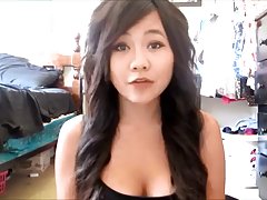 귀여운 아시아 베이 할 수 있는 그녀의 큰 가슴이 성장의 크