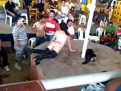 털이 아내의 경우 춤추는 발가벗은 공개