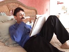 이 망가져 가는 금발의클리닝-메이드